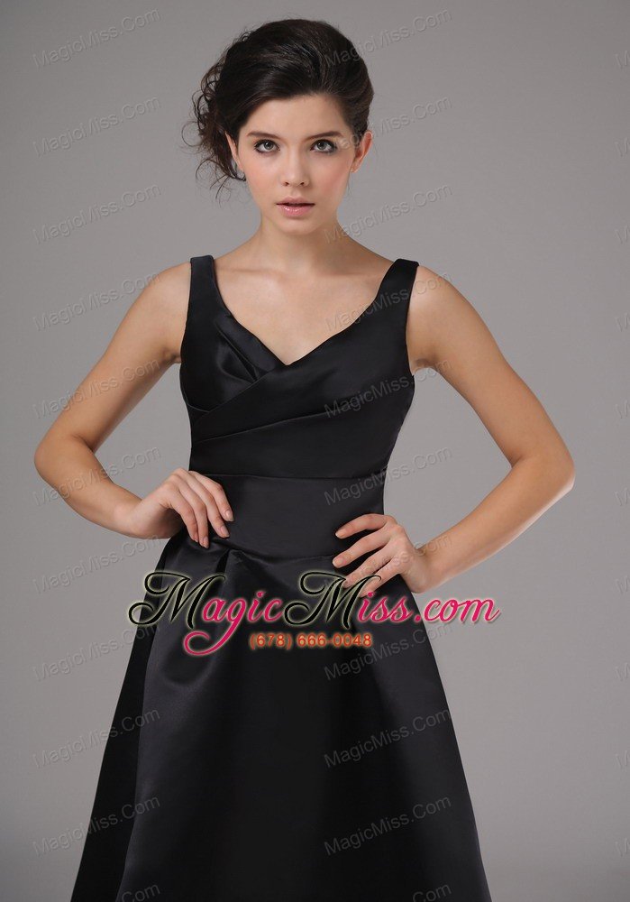 wholesale simple black bridesmaid dress with straps knee-length