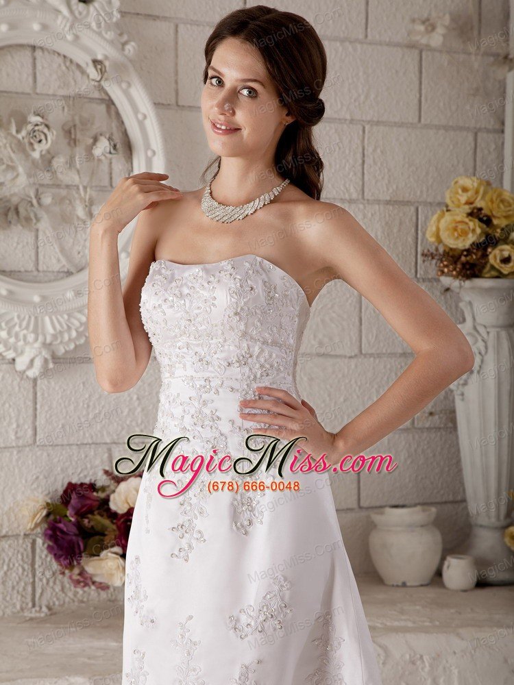 wholesale discount a-line / princess strapless high-low lace embroidery and beading wedding dress