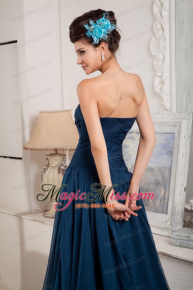 wholesale peacock green a-line / princess strapless court train chiffon ruch prom dress