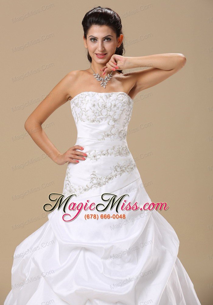 wholesale embroidery decorate up bodice chapel train pick-ups taffeta a-line 2013 wedding dress