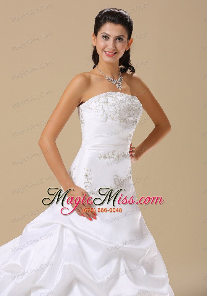 wholesale embroidery decorate up bodice chapel train pick-ups taffeta a-line 2013 wedding dress