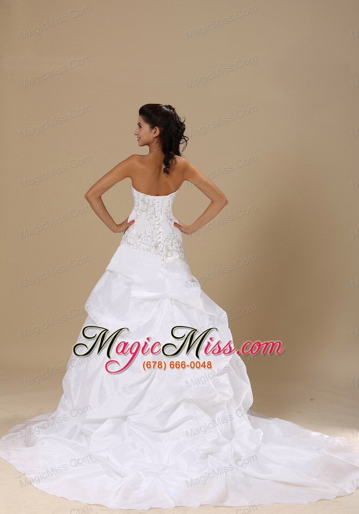 wholesale embroidery decorate up bodice chapel train pick-ups taffeta a-line 2013 wedding dress