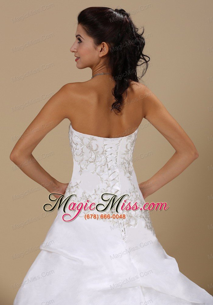 wholesale embroidery decorate up bodice chapel train pick-ups taffeta a-line 2013 wedding dress