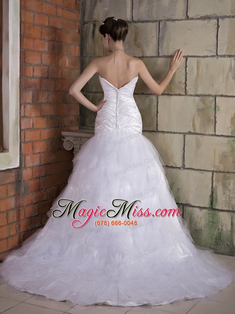 wholesale popular a-line sweetheart chapel train taffeta and tulle ruch and beading wedding dress