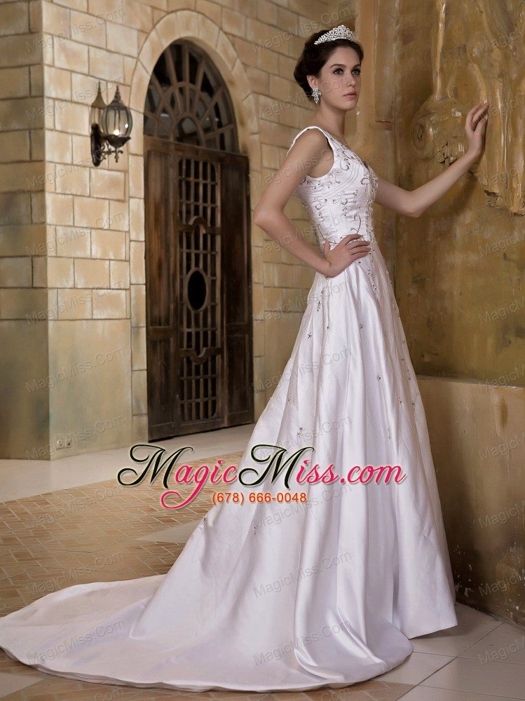 wholesale luxurious a-line v-neck chapel train taffeta beading wedding dress