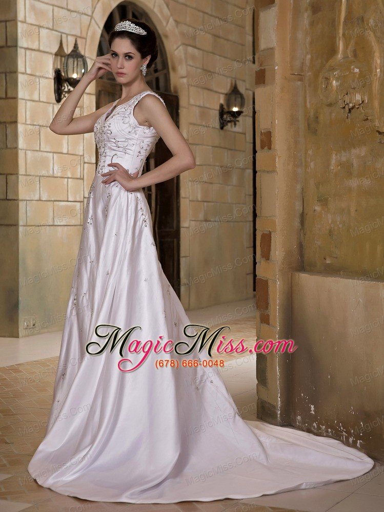 wholesale luxurious a-line v-neck chapel train taffeta beading wedding dress