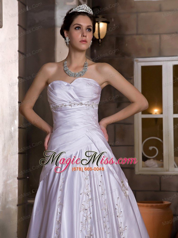 wholesale exclusive a-line sweetheart chapel train taffeta appliques with beading wedding dress