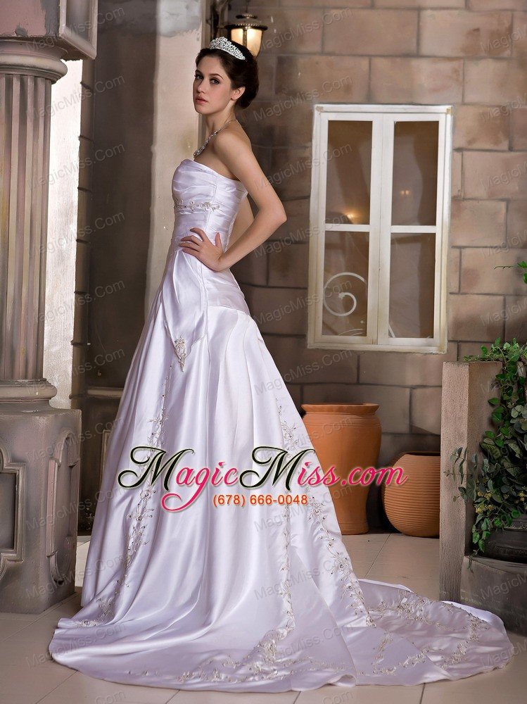 wholesale exclusive a-line sweetheart chapel train taffeta appliques with beading wedding dress