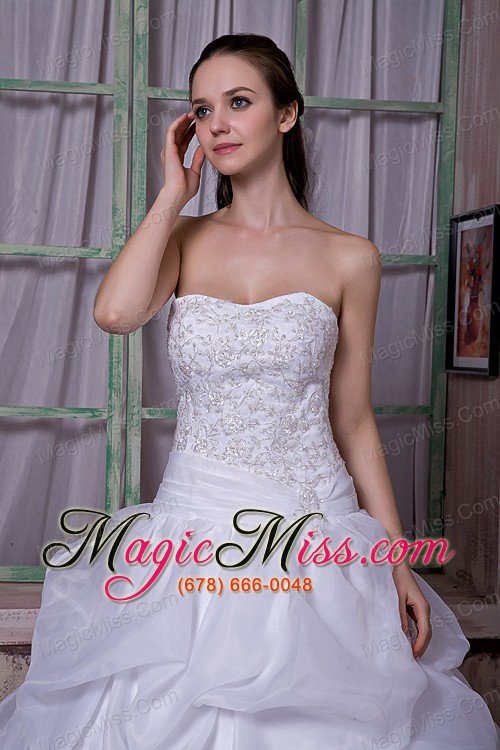 wholesale elegant a-line strapless chapel train taffeta and organza appliques wedding dress