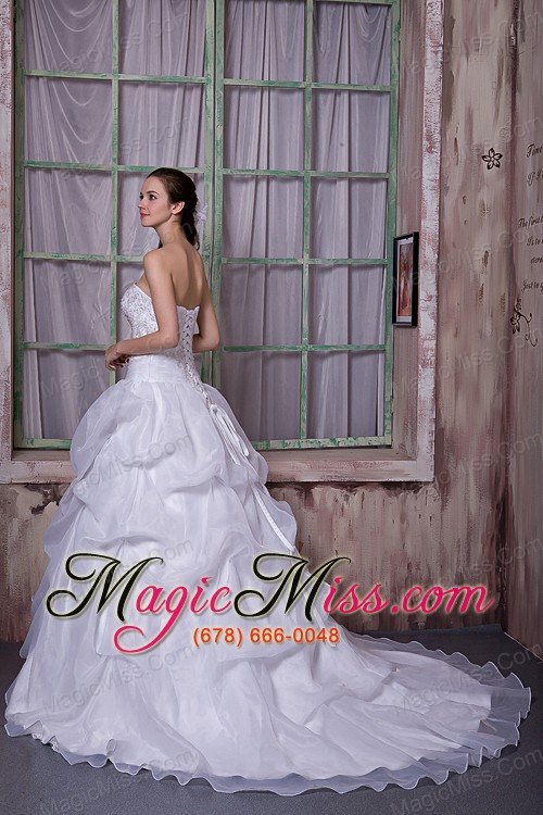 wholesale elegant a-line strapless chapel train taffeta and organza appliques wedding dress