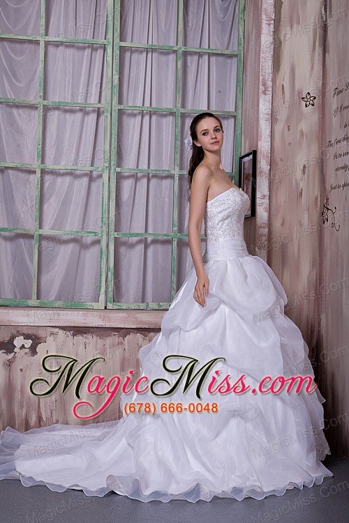 wholesale elegant a-line strapless chapel train taffeta and organza appliques wedding dress