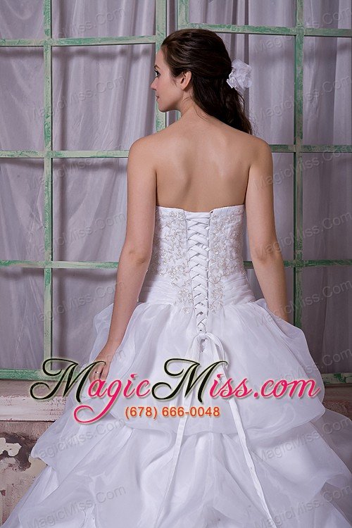 wholesale elegant a-line strapless chapel train taffeta and organza appliques wedding dress