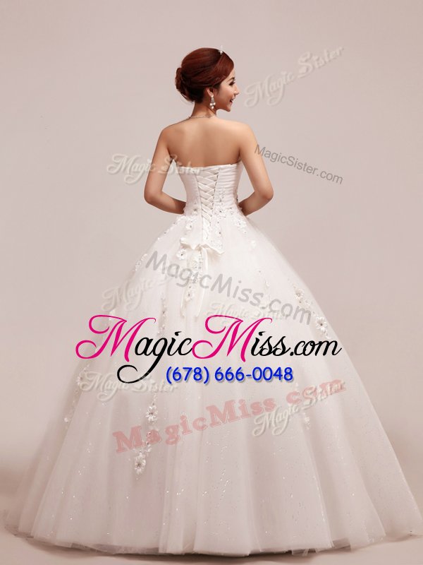 wholesale luxurious sleeveless floor length appliques and ruching and hand made flower lace up bridal gown with white